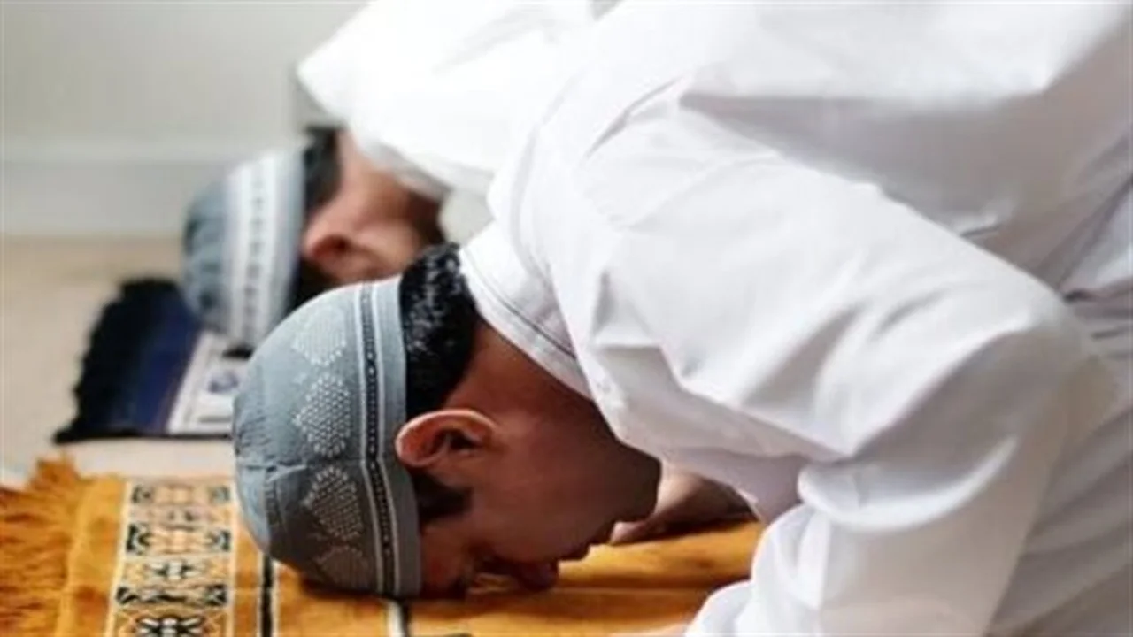 مواعيد الصلاة اليوم.. جدول تفصيلي للإسماعيلية والقاهرة والإسكندرية